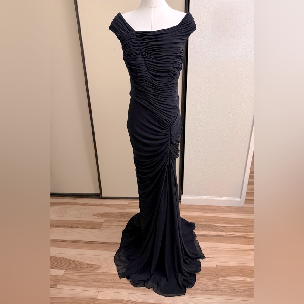 Tadashi Shoji off the shoulder evening gown. Size M.